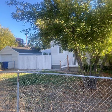 Cute Entire Small House With Large Yard! Pets Welcome! West Valley City Extérieur photo