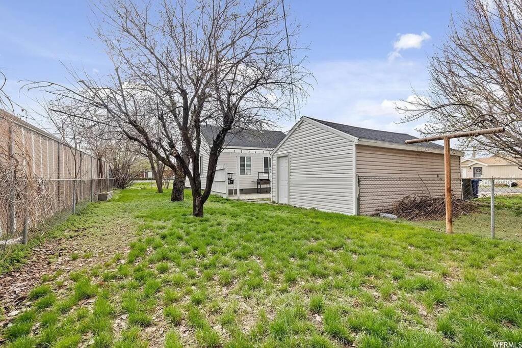 Cute Entire Small House With Large Yard! Pets Welcome! West Valley City Extérieur photo