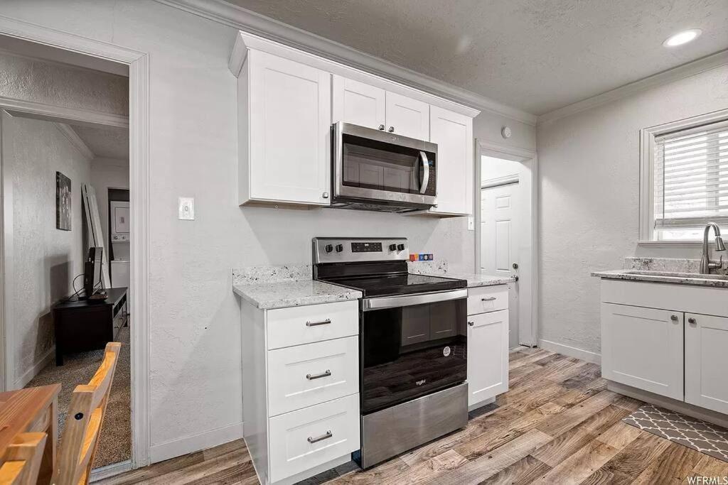 Cute Entire Small House With Large Yard! Pets Welcome! West Valley City Extérieur photo