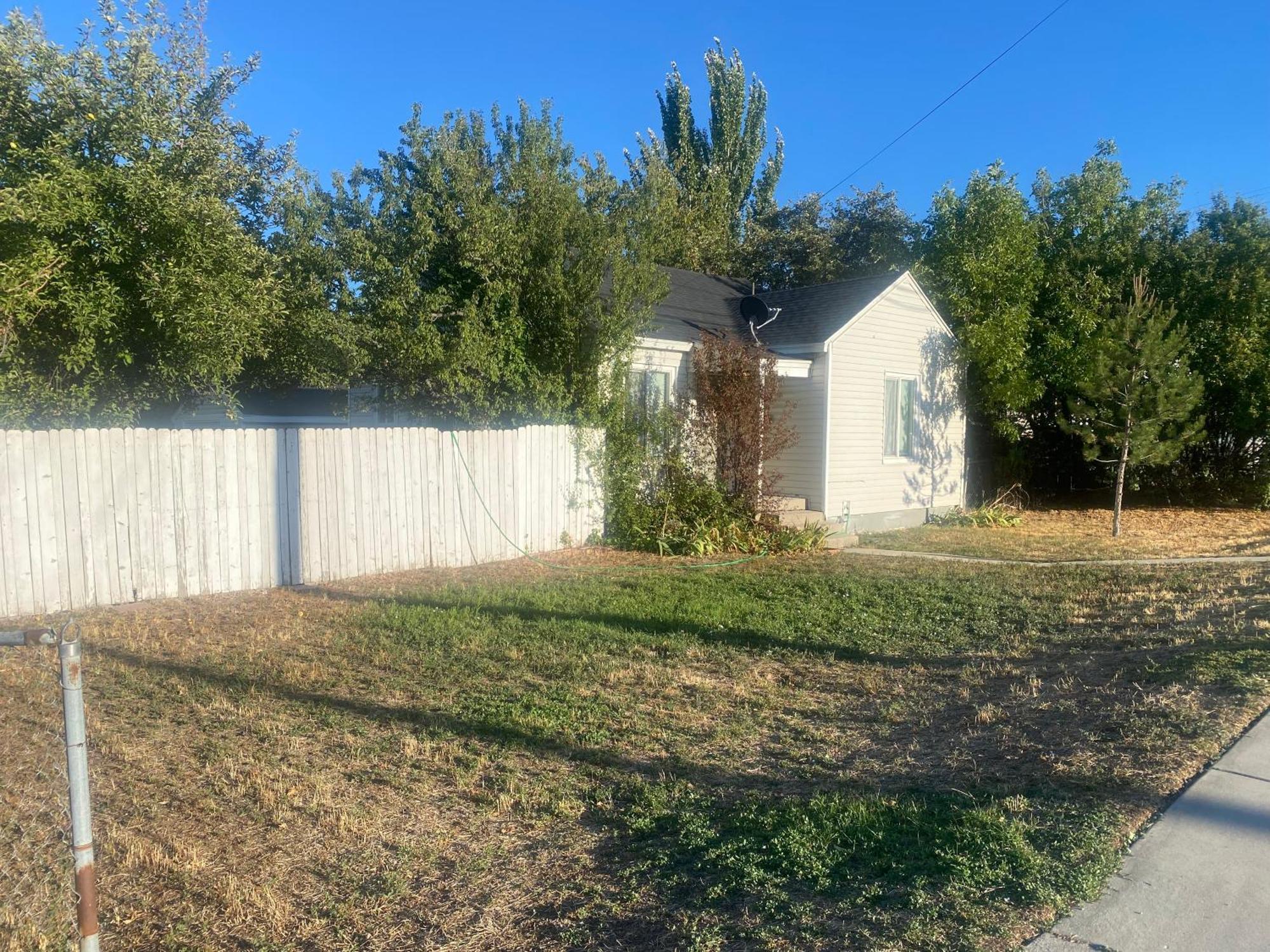 Cute Entire Small House With Large Yard! Pets Welcome! West Valley City Extérieur photo