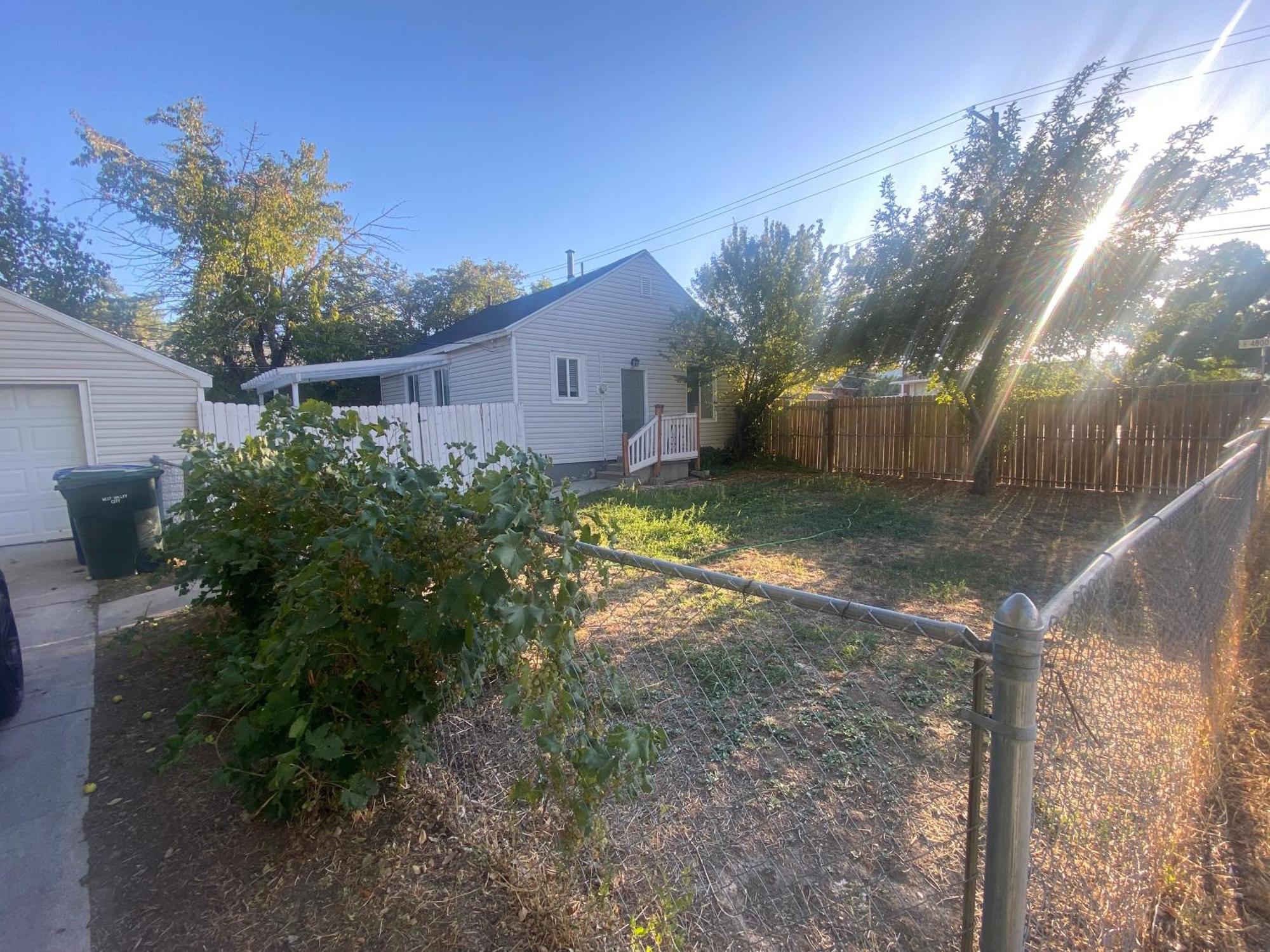 Cute Entire Small House With Large Yard! Pets Welcome! West Valley City Extérieur photo