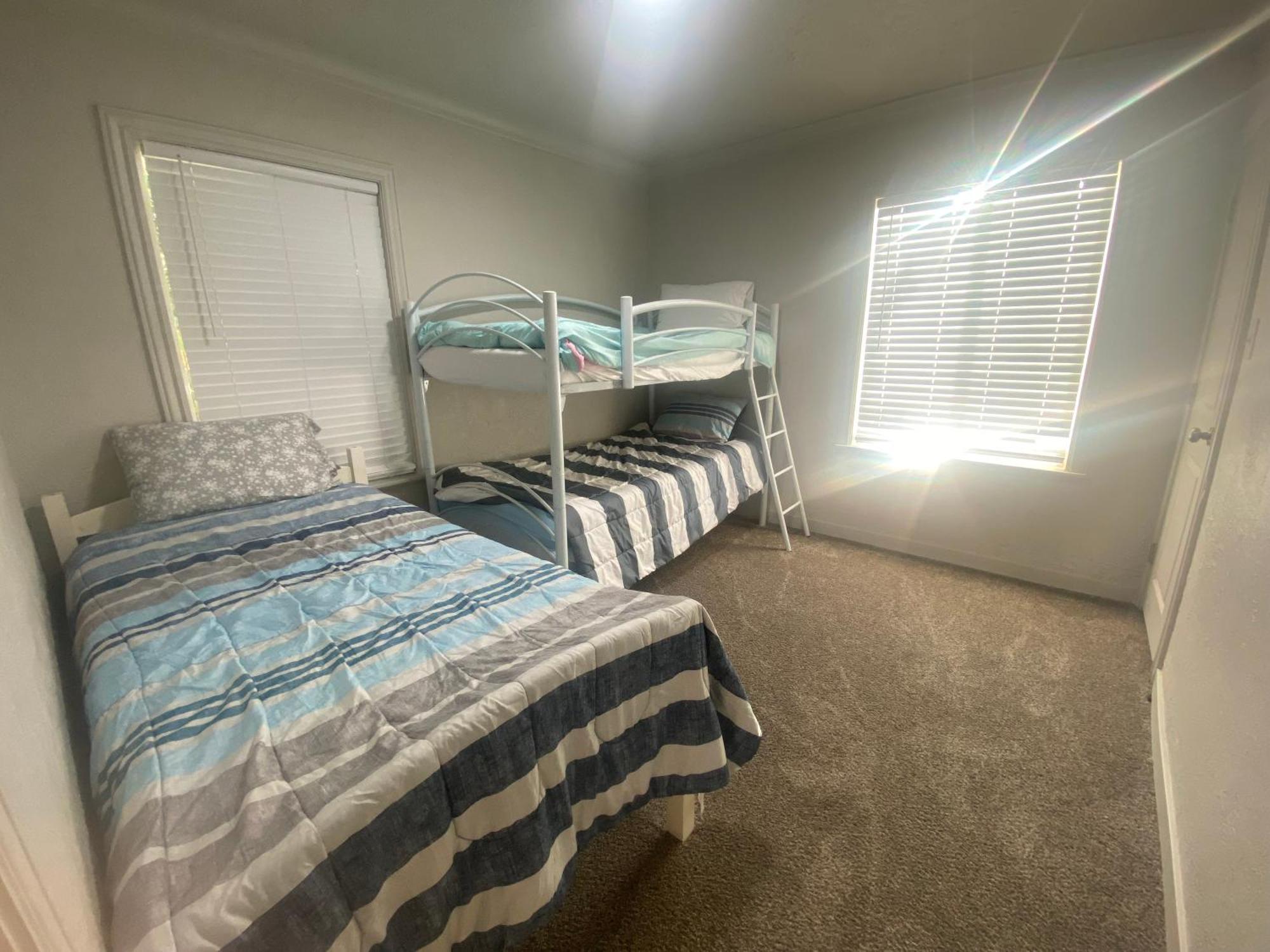 Cute Entire Small House With Large Yard! Pets Welcome! West Valley City Extérieur photo