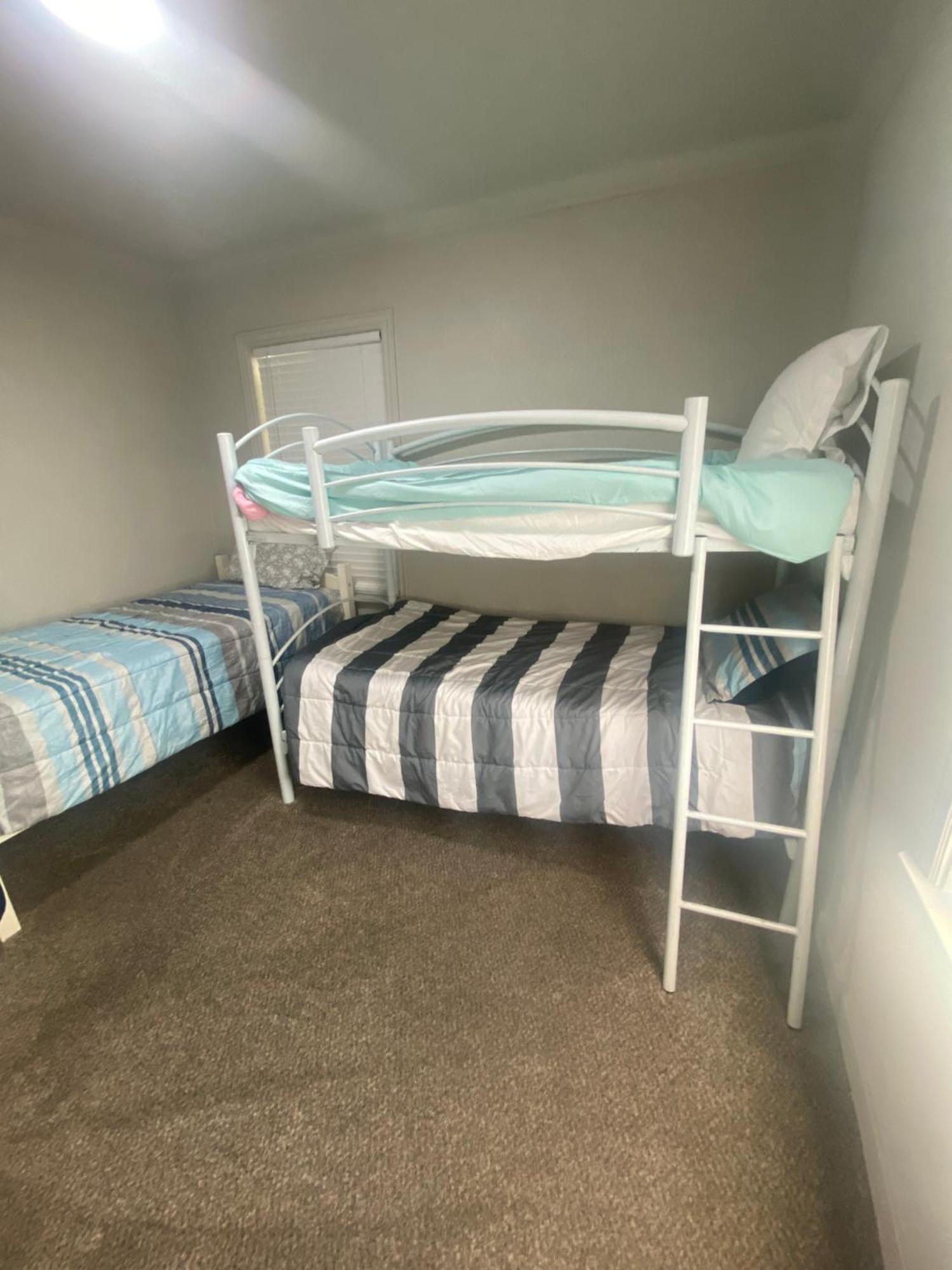 Cute Entire Small House With Large Yard! Pets Welcome! West Valley City Extérieur photo