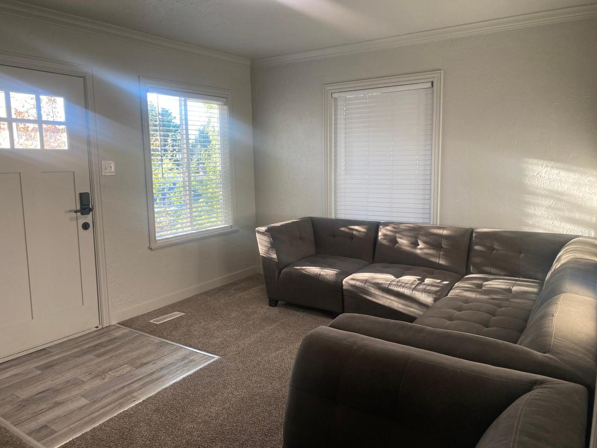 Cute Entire Small House With Large Yard! Pets Welcome! West Valley City Extérieur photo